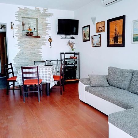 Harbour-Side Apartment With Beautiful Terrace Podgora Exterior foto